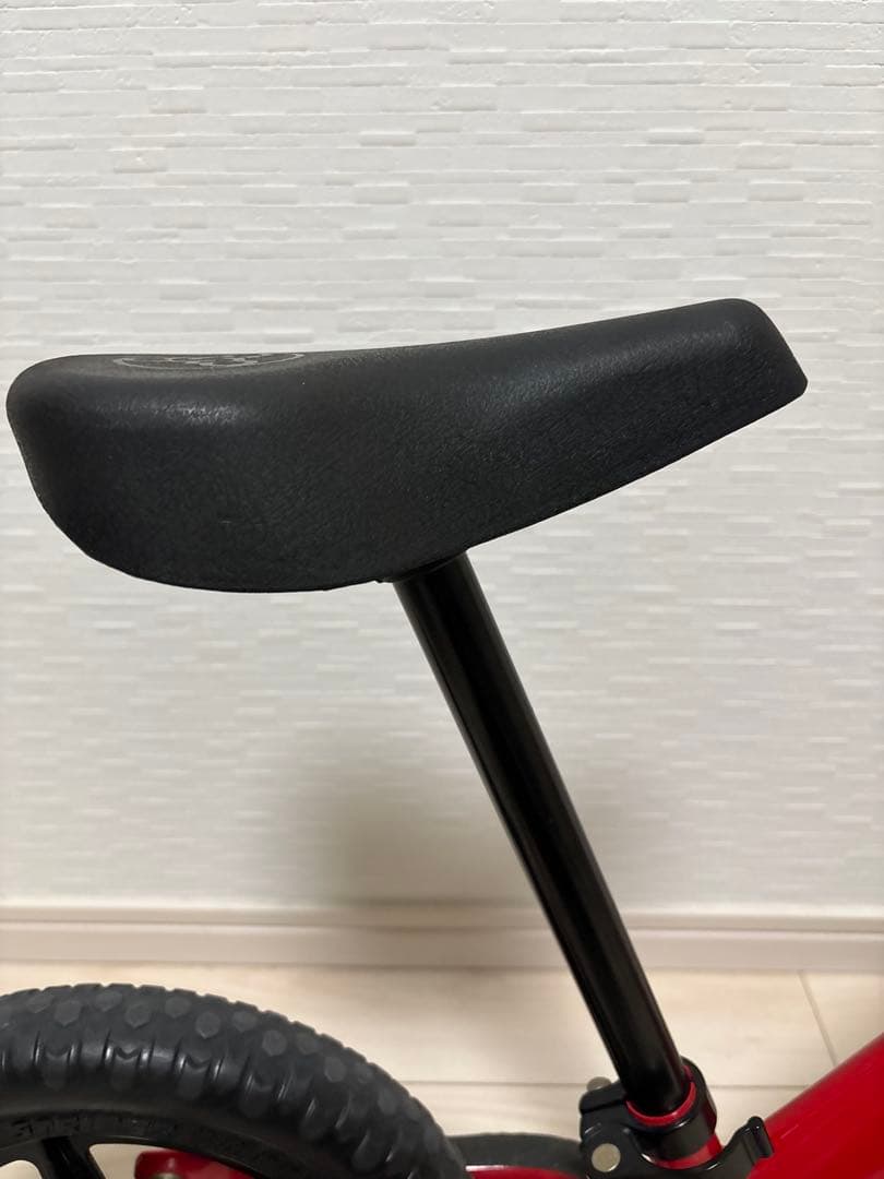 ストライダーSTRIDER12スポーツモデル12インチ　RD