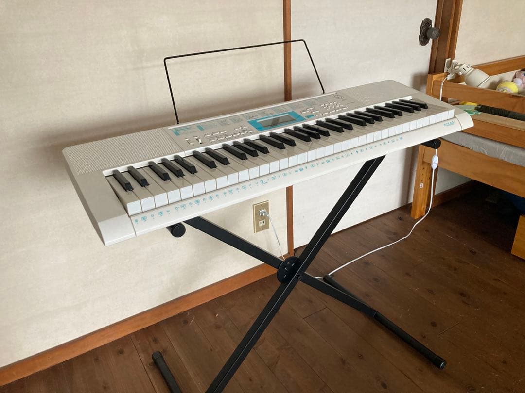 CASIO 電子キーボード LK-128 光ナビゲーション　スタンド付き