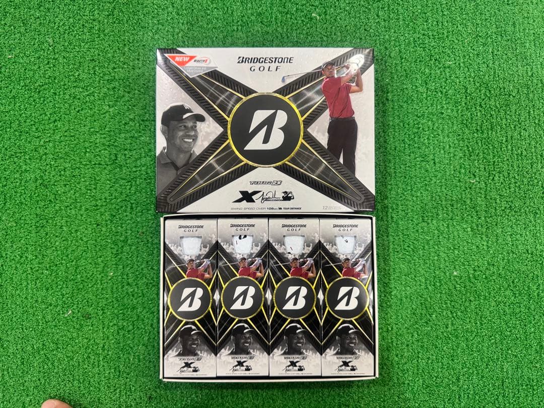 未使用　Bridgestone Tour B X ゴルフボール 12個入り