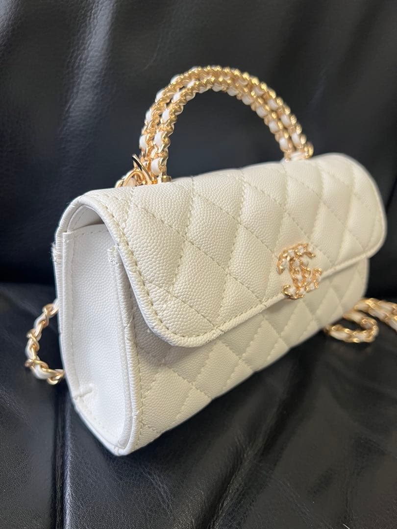 CHANEL ホワイトキルティングバック