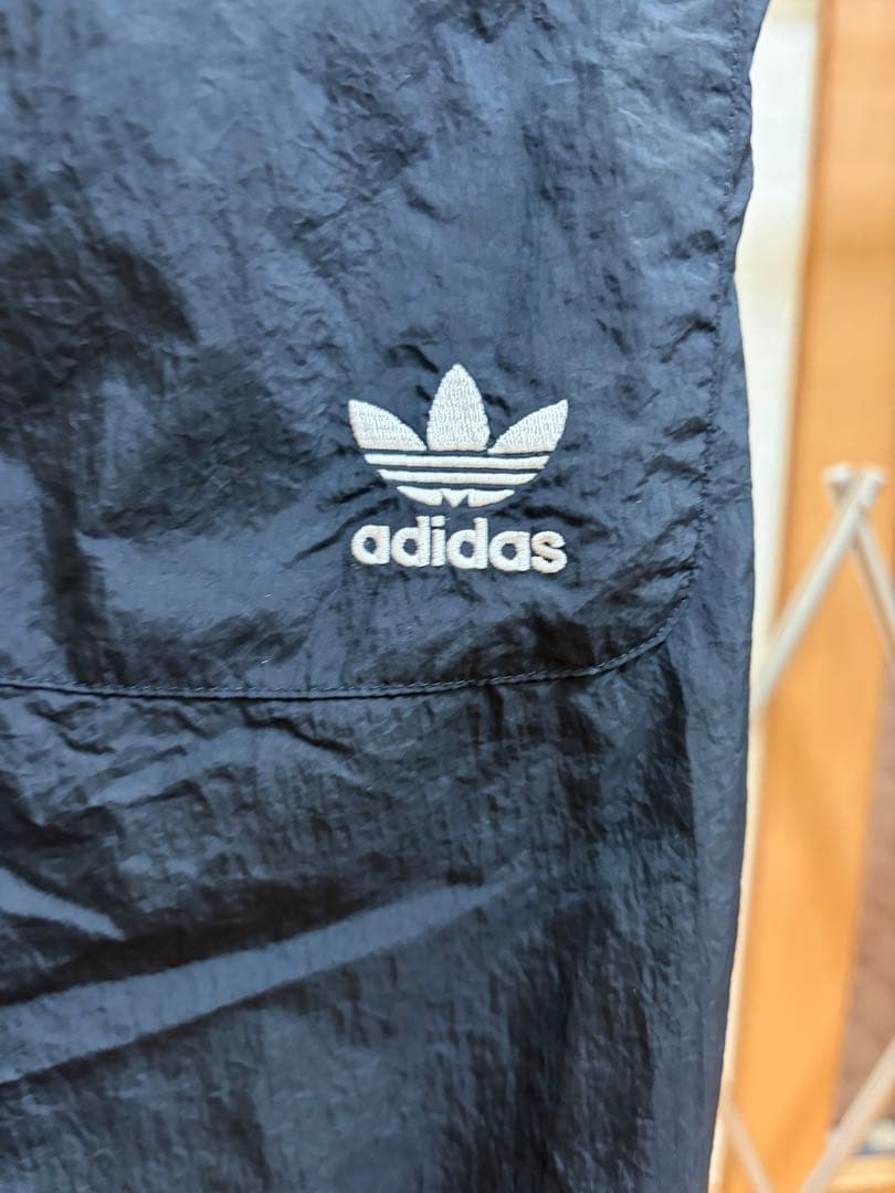 adidas アディダス オリジナルス トレフォイルロゴ ナイロンパンツ　黒　L