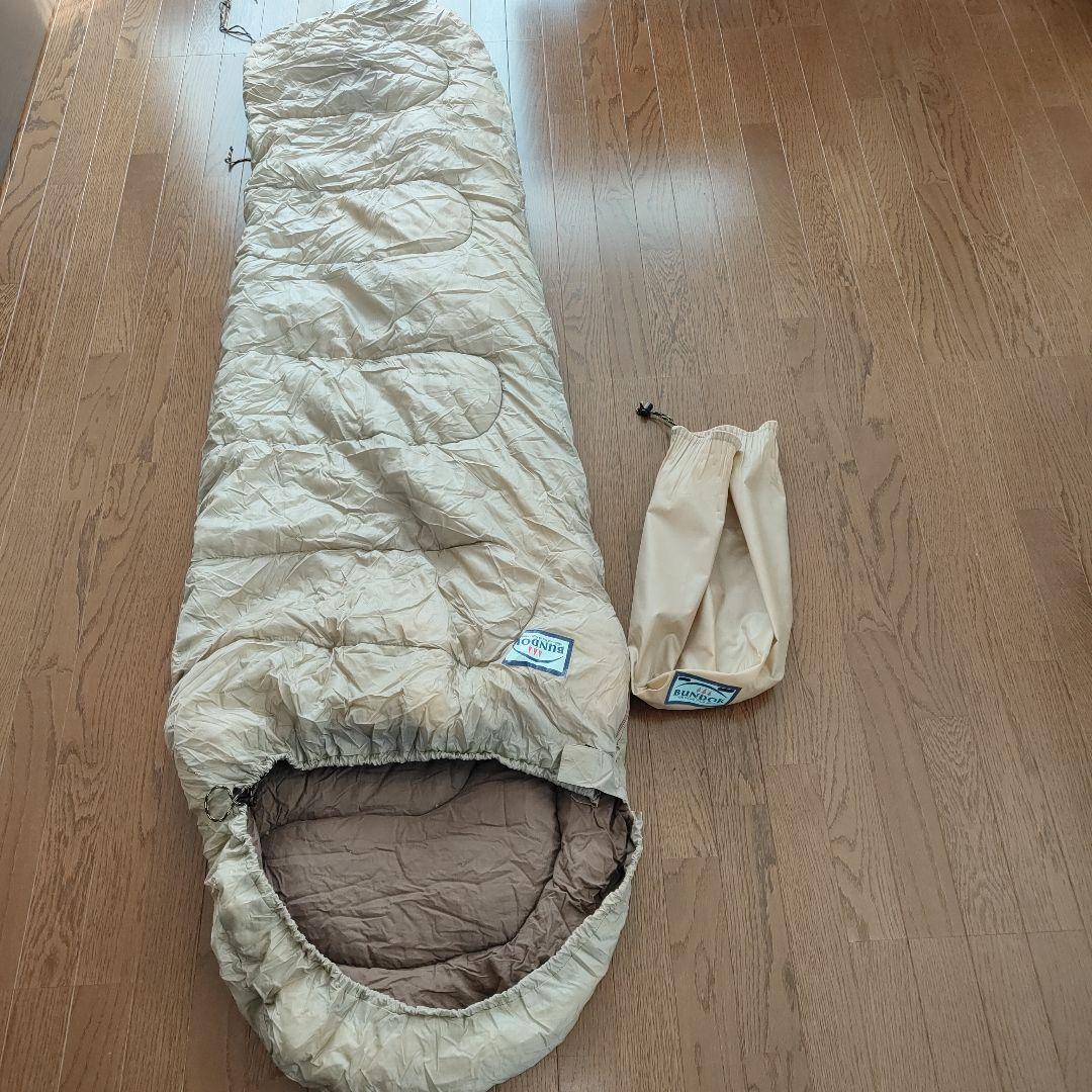 BUNDOKベージュ マーミタイプ寝袋 収納袋付き