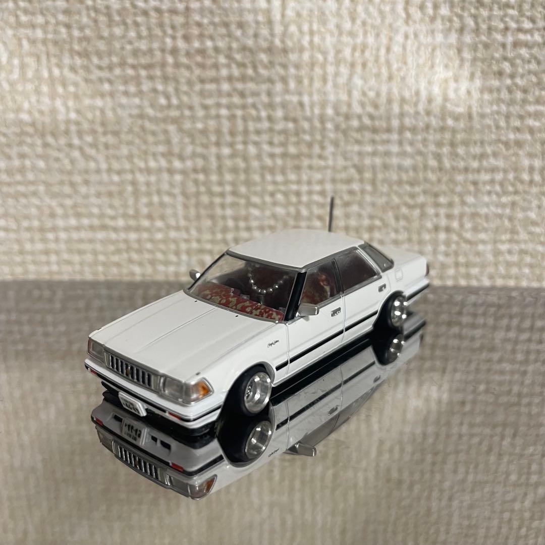 トミカリミテッド トヨタ　クラウン　1/64 カスタム