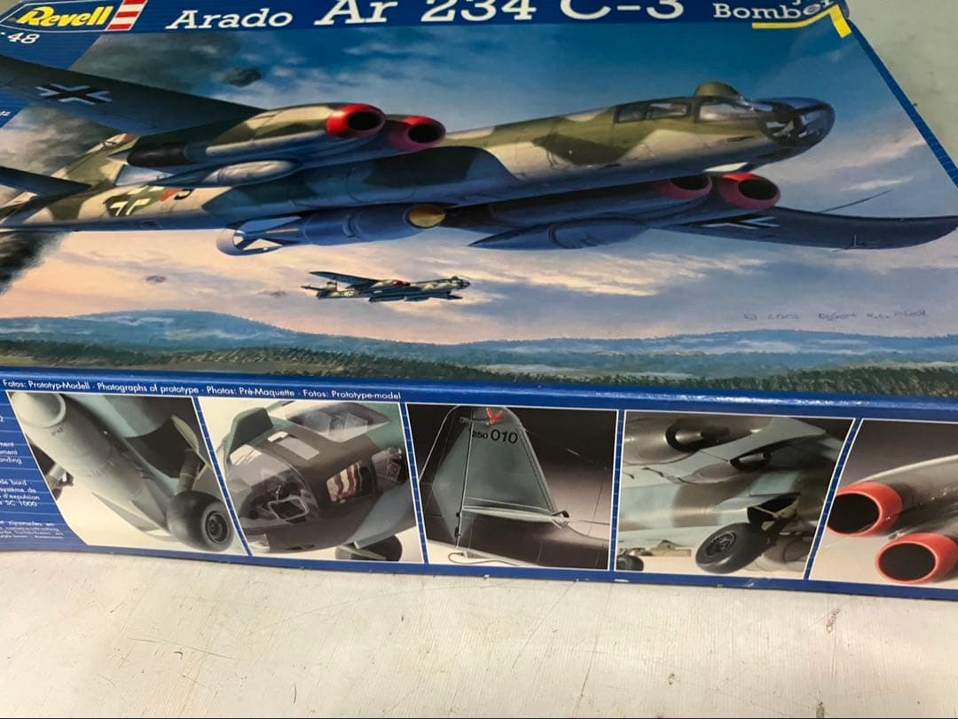 Revell 1/48AradoAr234C-3JetBomberレベル アラド