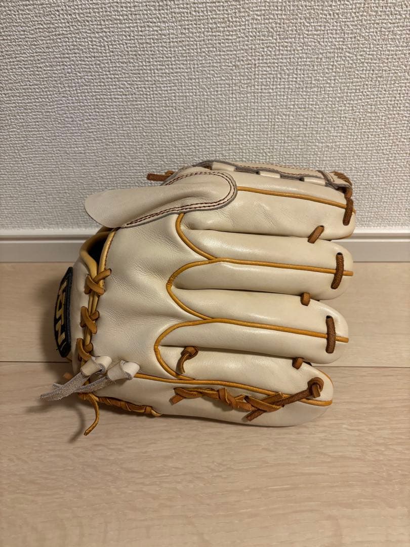 硬式投手用グローブ　左投げ専用
