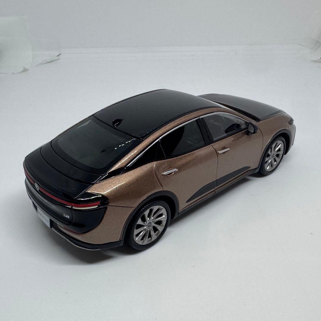 非売品 1/30 トヨタ カラーサンプル クラウン クロスオーバー ブロンズ