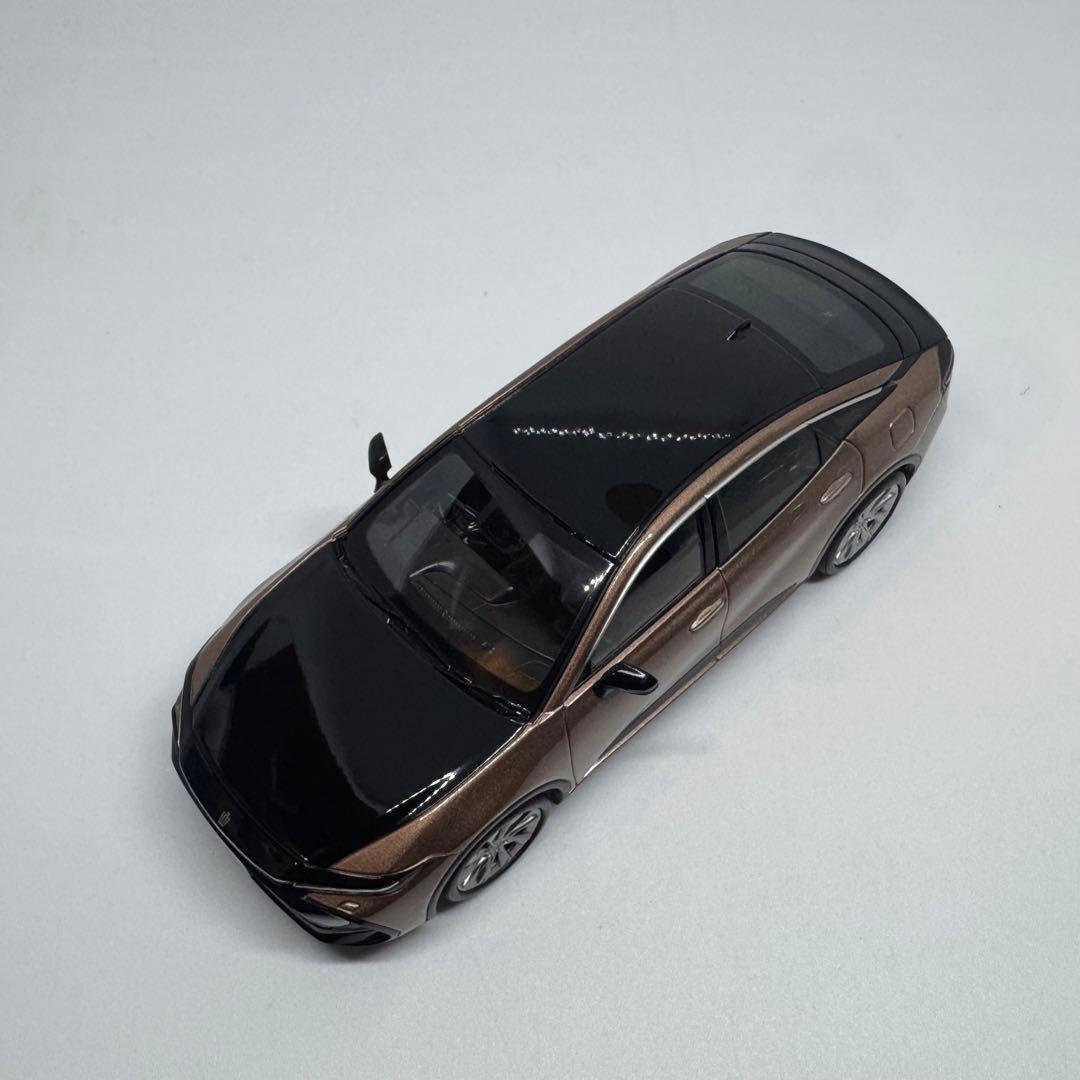 非売品 1/30 トヨタ カラーサンプル クラウン クロスオーバー ブロンズ