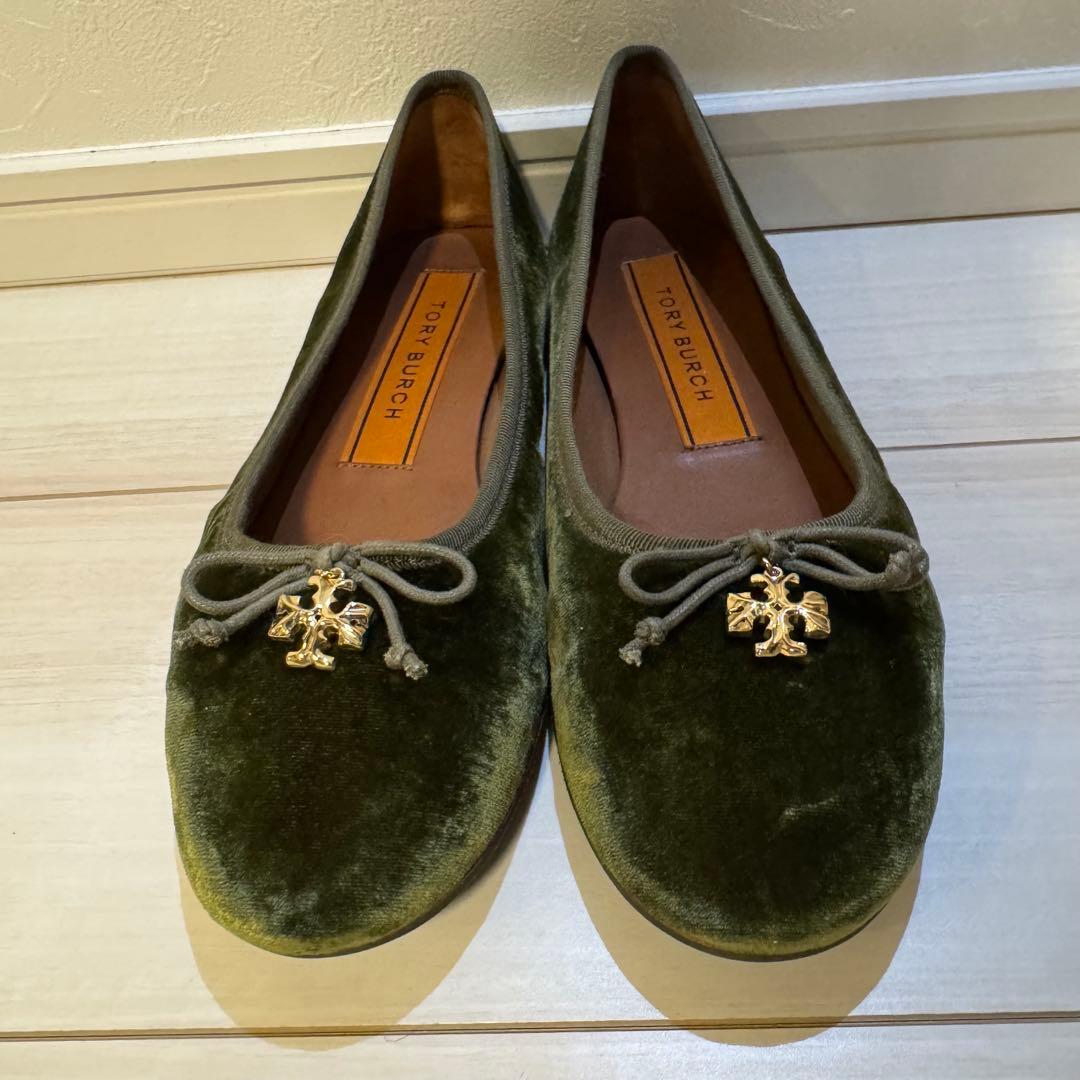 【TORY BURCH】ベルベットバレエシューズ［元値36,300円］