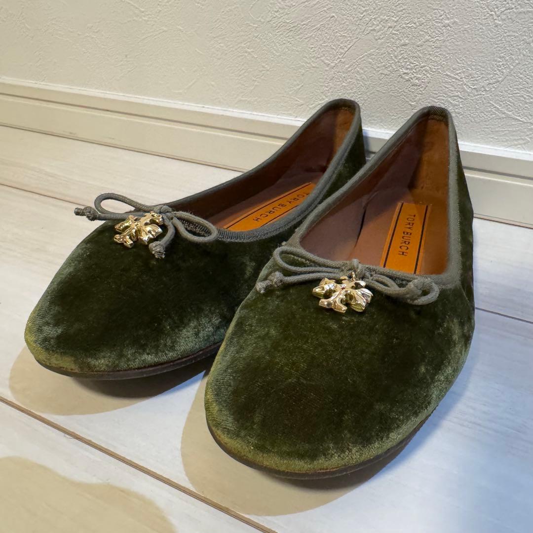【TORY BURCH】ベルベットバレエシューズ［元値36,300円］