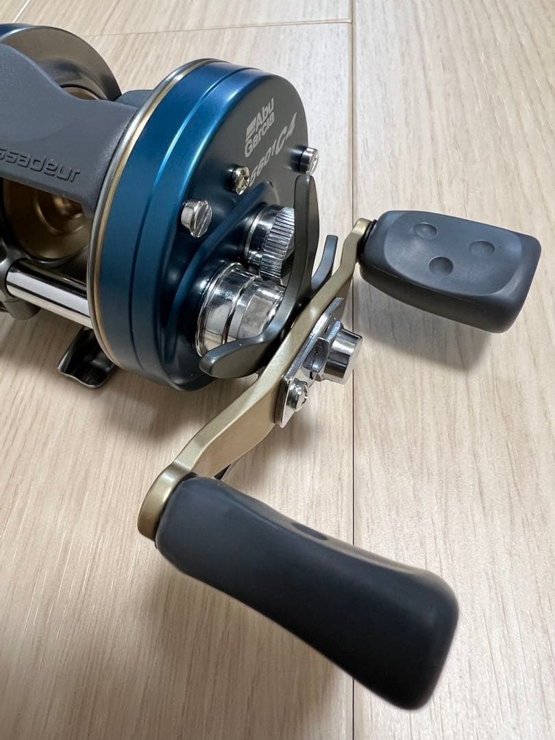 希少　超美品　Abu Garcia 5601C4 ベイトリール　左巻き　ブルー