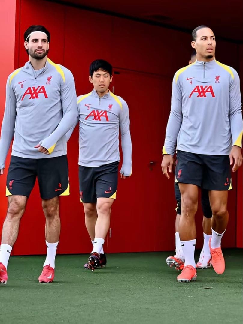 リバプール ナイキサッカートレーニングウェア 24-25 正規品 Mサイズ　美品