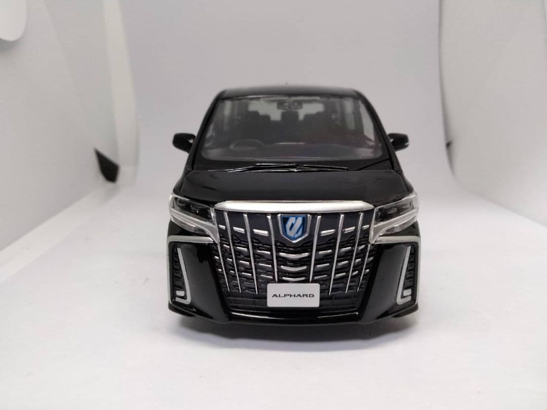 アルファード ミニカー　カラーサンプル