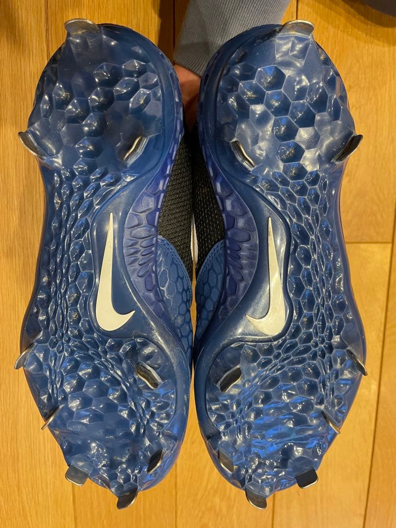 NIKE 日本未発売　トラウト野球スパイクシューズ