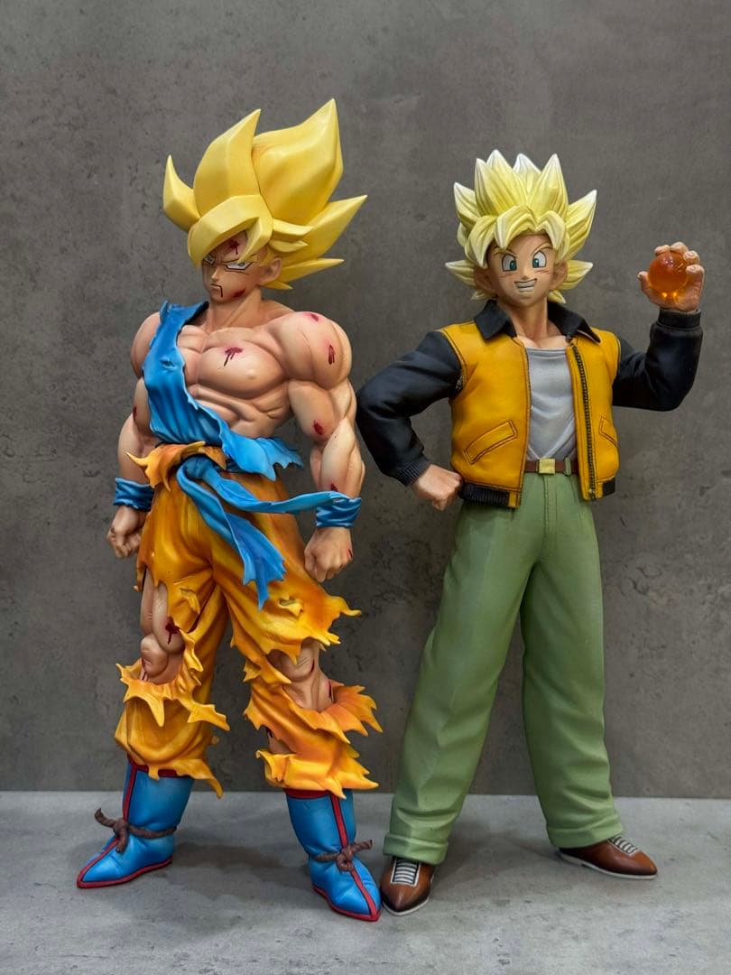 孫悟空 超サイヤ人 フィギュア 約28cm エフェクト台座付き