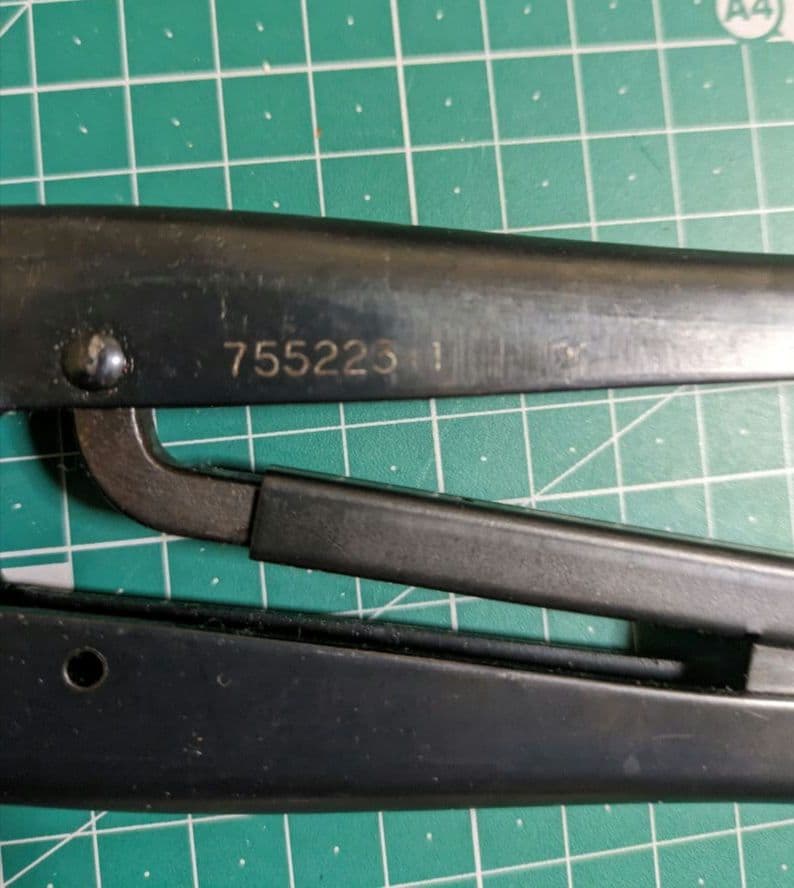 TE Connectivity (AMP)精密圧着機器　　型番　755223−1