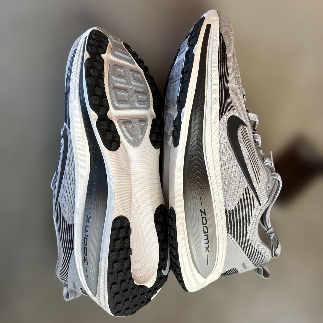 Nike ボメロ18 新品未使用　28センチZoomX グレー