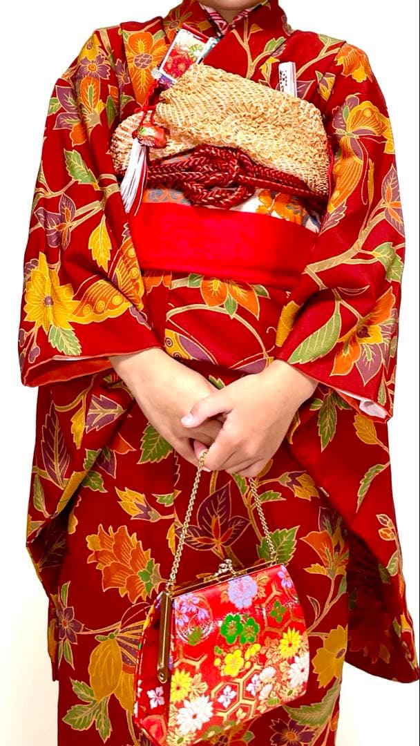 七歳の女の子のお支度　臙脂色　紅型風模様渋め　正絹振袖　七五三セット