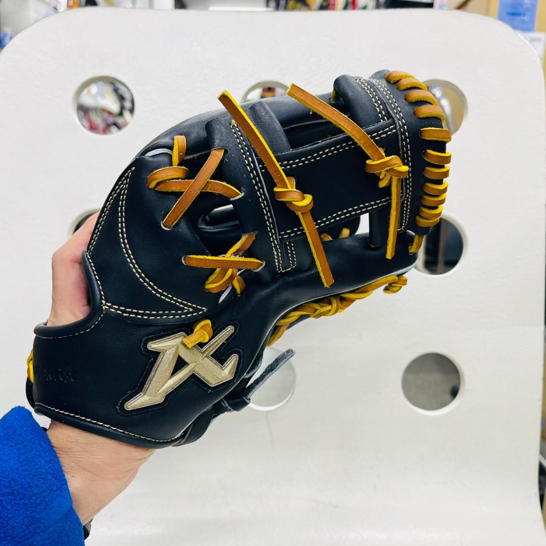 アトムズ　026型　軟式用　内野手用　ブラック　牧選手愛用メーカー　型付け済み