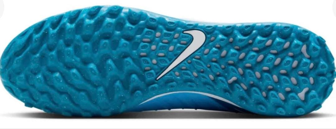 ファントム GX 2 PRO TF Nike Phantom 27cm