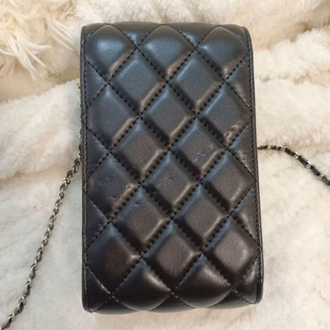 CHANELスマホショルダー キルティング ブラック