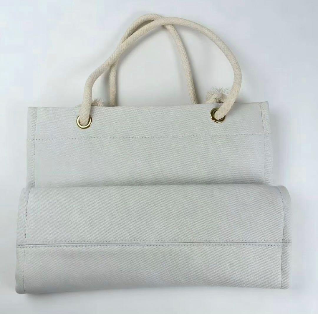 CHANEL ノベルティ　ロゴ入り ホワイトトートバッグ
