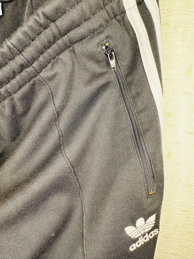 adidas 黒 ジャージパンツ 3stripes