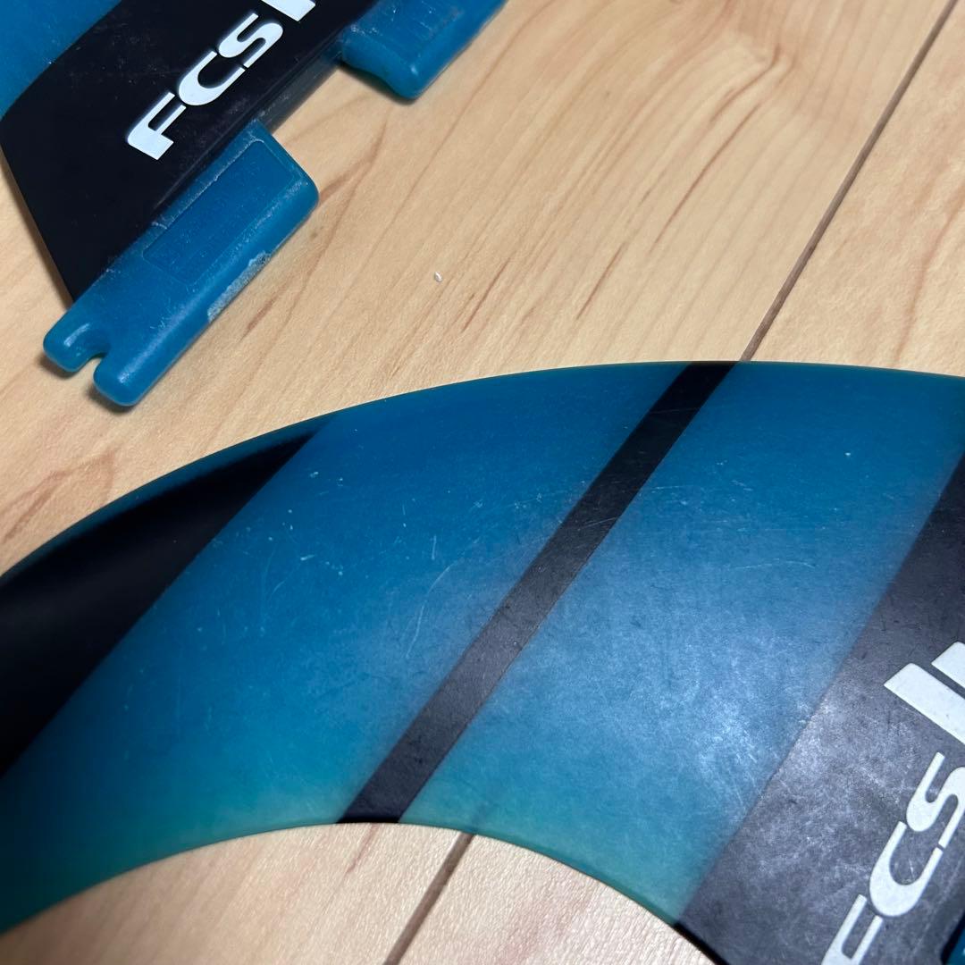 FCS2 Performer(ミディアム) サーフボードフィン 3枚セット