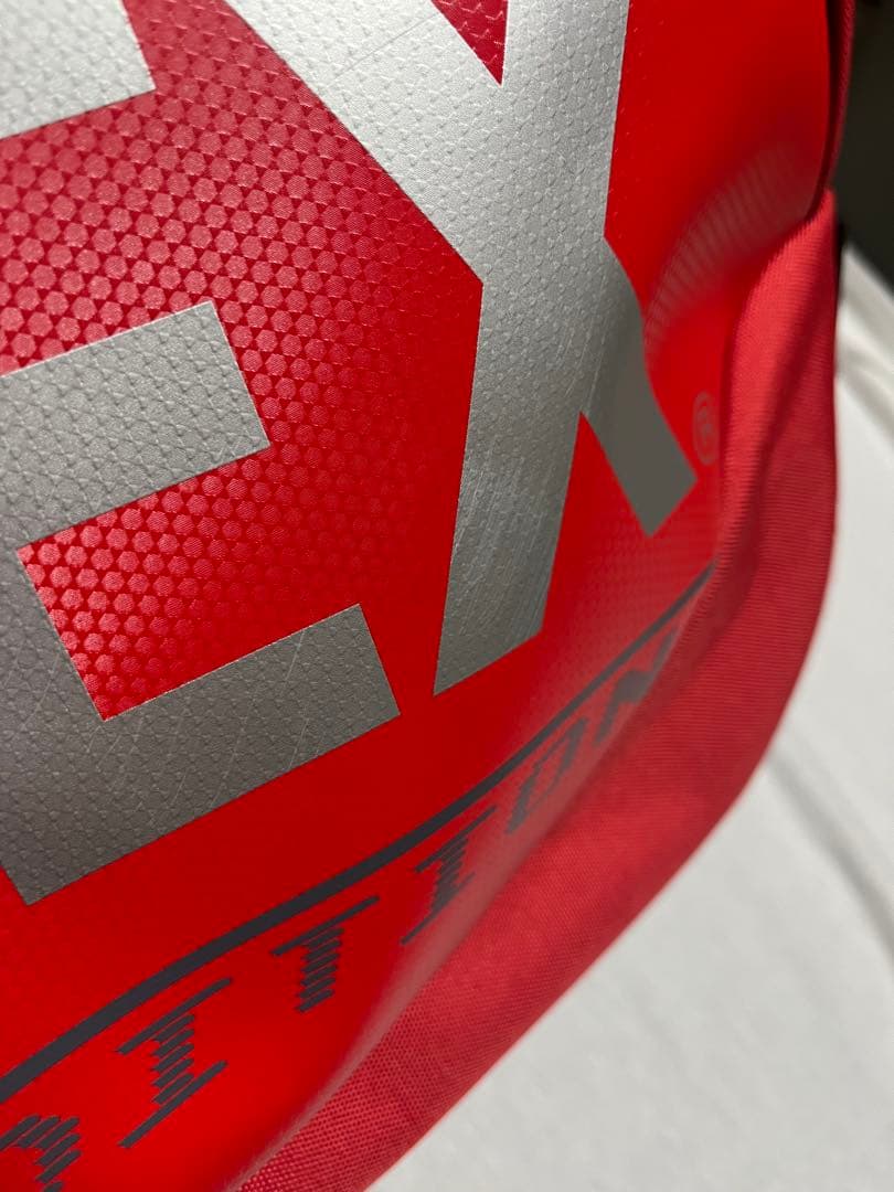 「YONEX ラケットバッグ TOUR EDITION 赤 6本収納 美品」