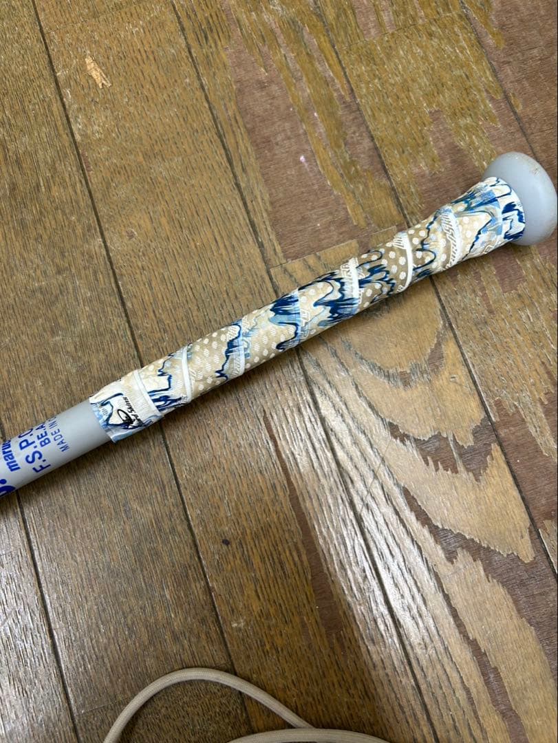 marucci製軟式バット　青ワニ　白ワニ
