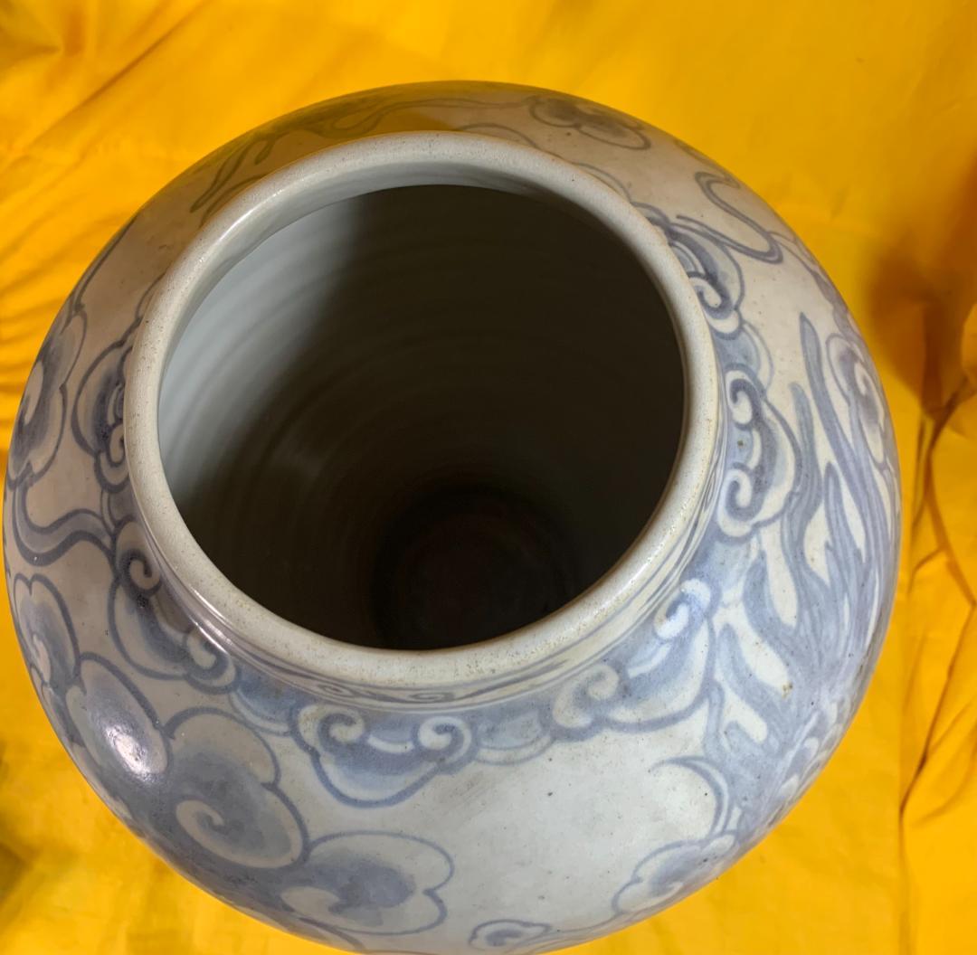希少!! 李朝白磁染付雲龍紋壺 中国古玩 朝鮮美術 壷 青花 骨董品 現状品!!