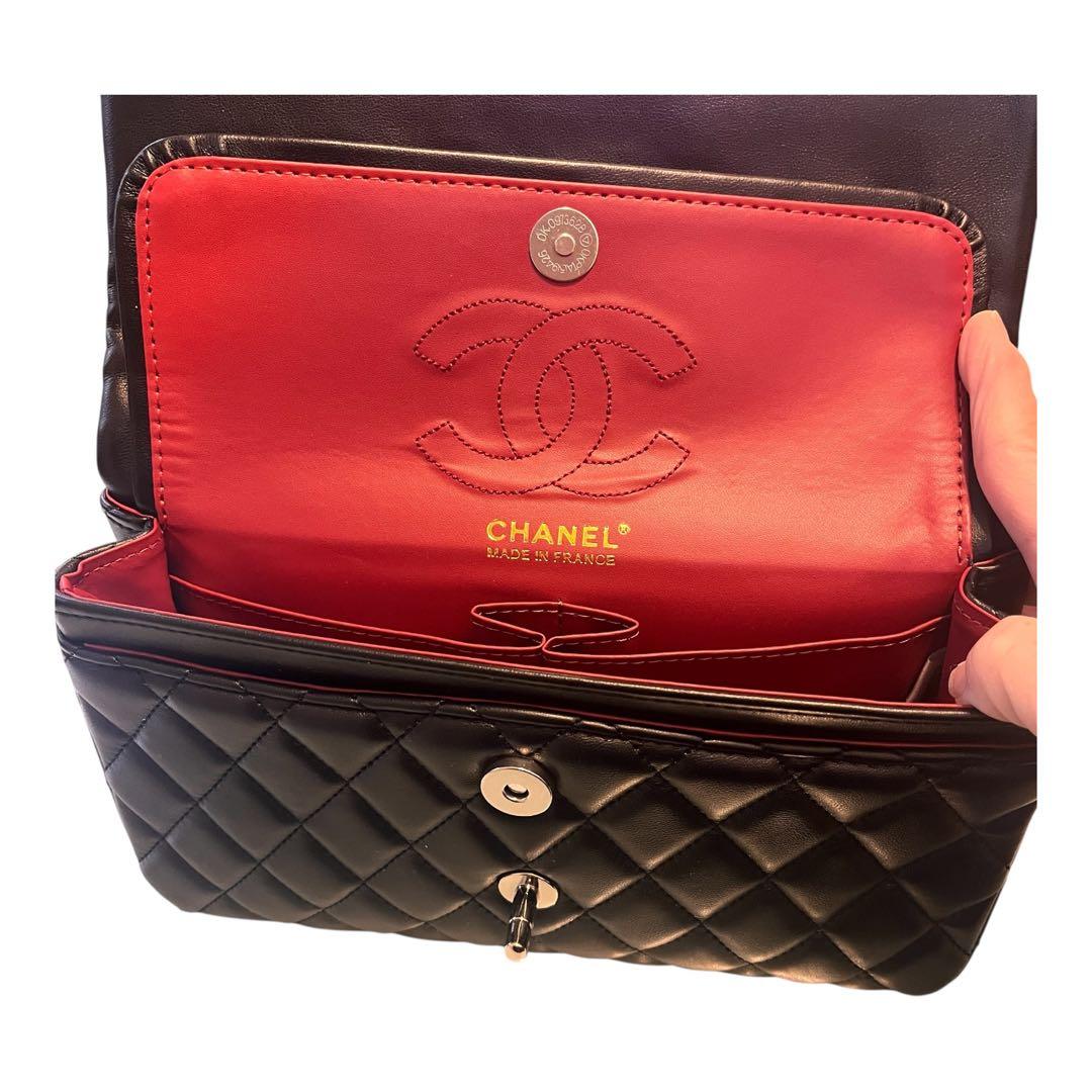 CHANEL ブラックレザー ショルダーバッグ