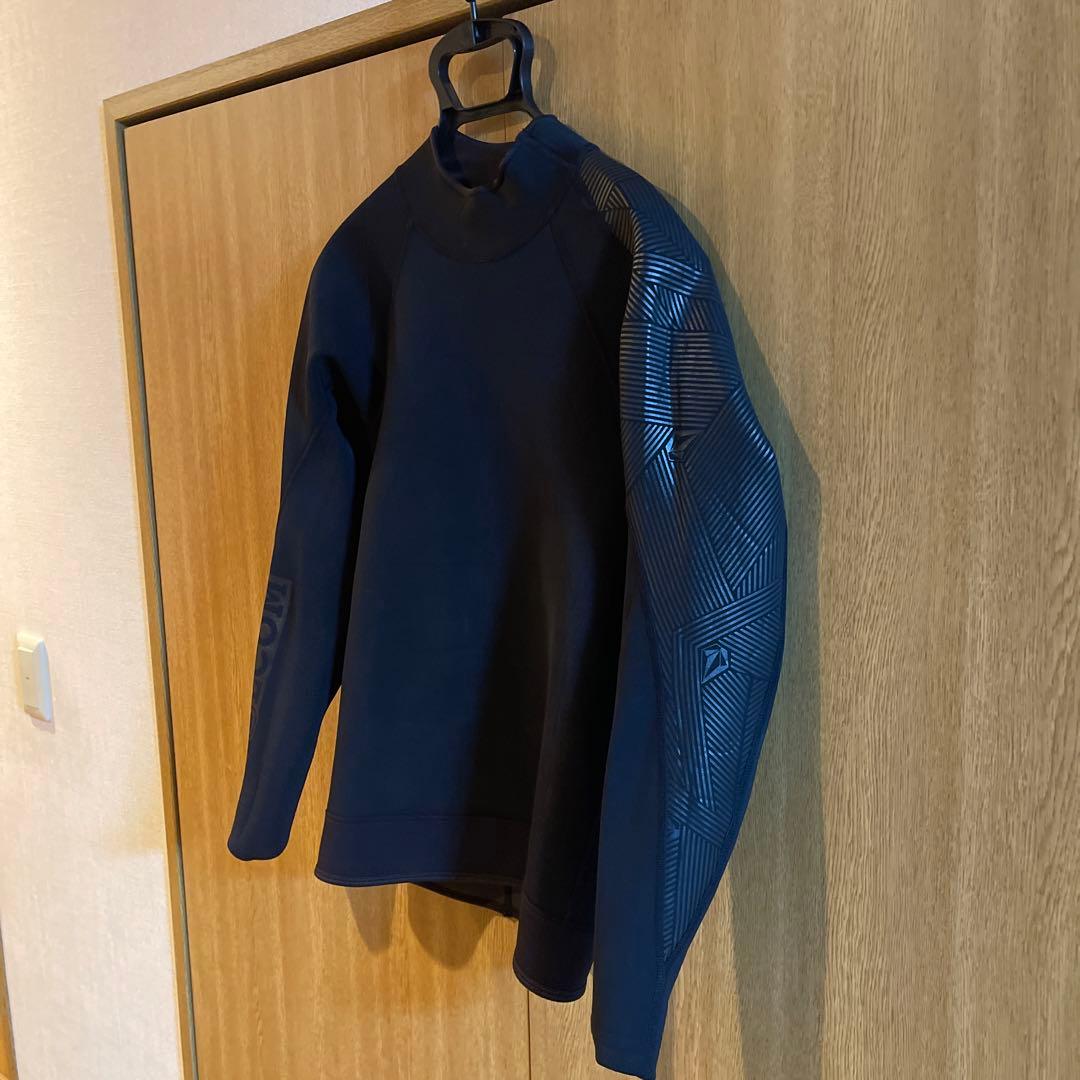 VOLCOM タッパー　Lサイズ