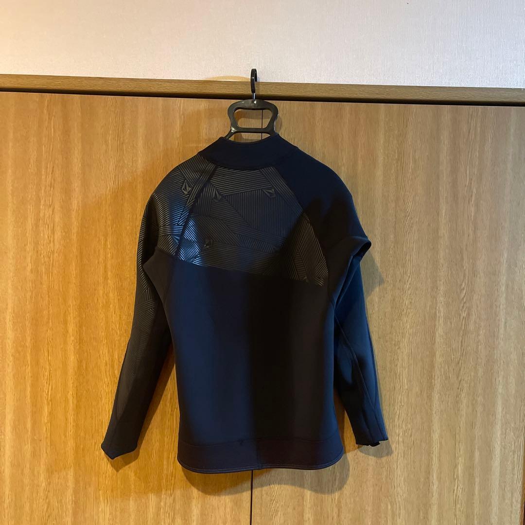 VOLCOM タッパー　Lサイズ