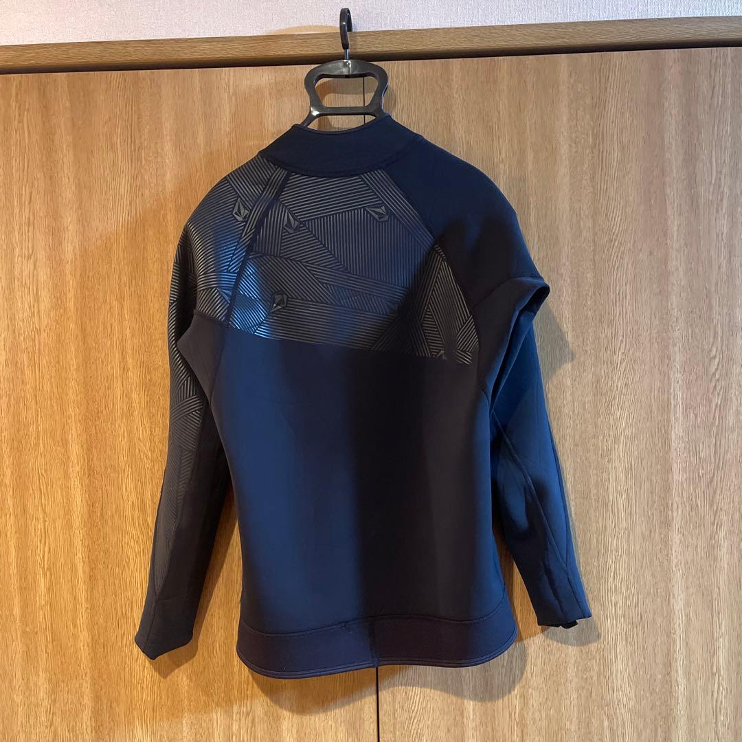 VOLCOM タッパー　Lサイズ