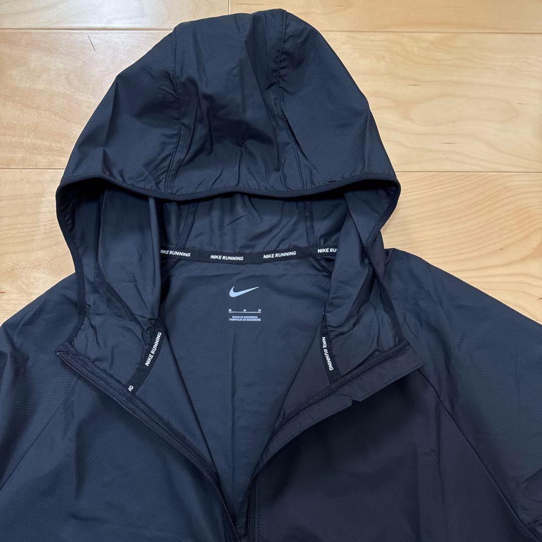 NIKE ランニングジャケット　ウィンドブレーカー　メンズ　黒　M 新品　薄手