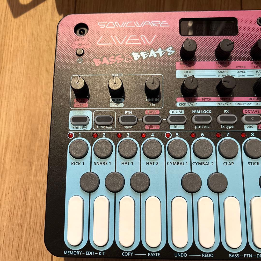 【美品】SONICWARE LIVEN BASS BEATS シンセサイザー