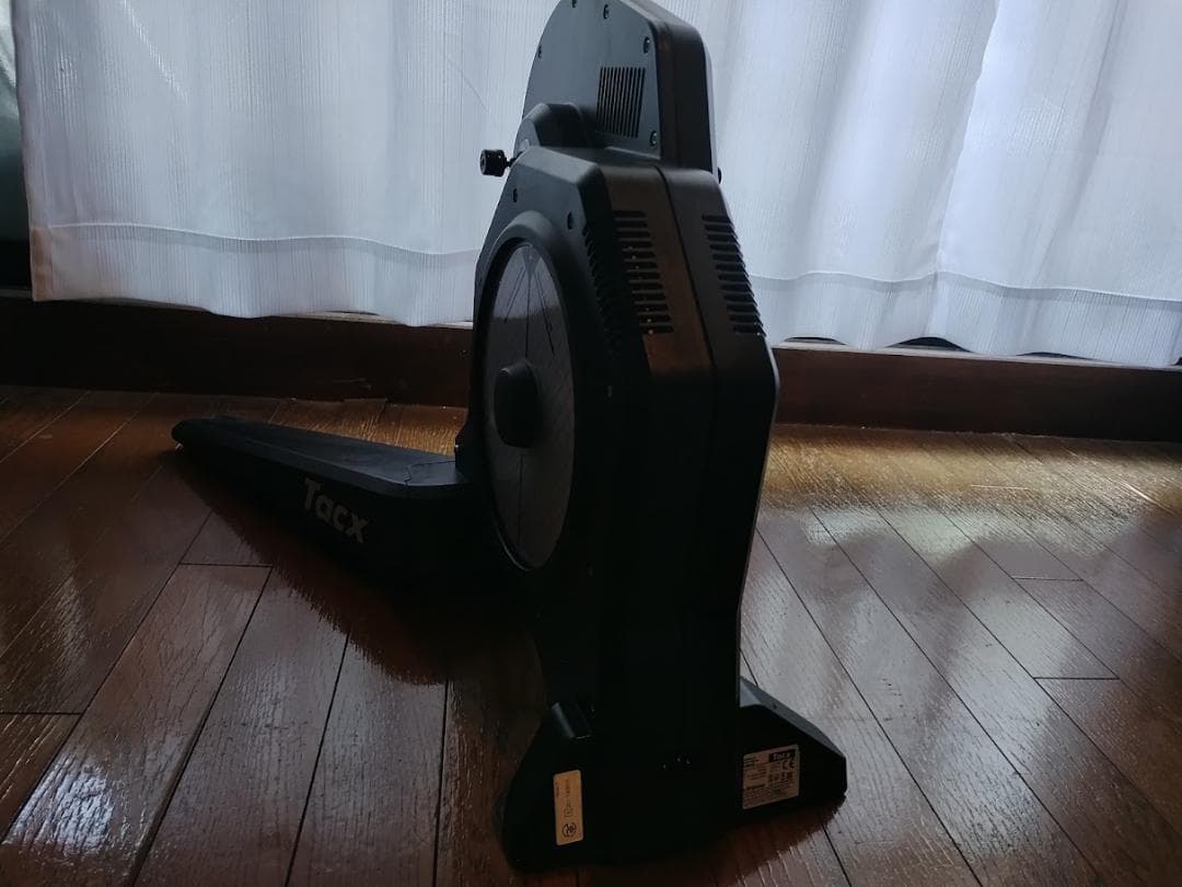 Tacx Flux S ローラー台
