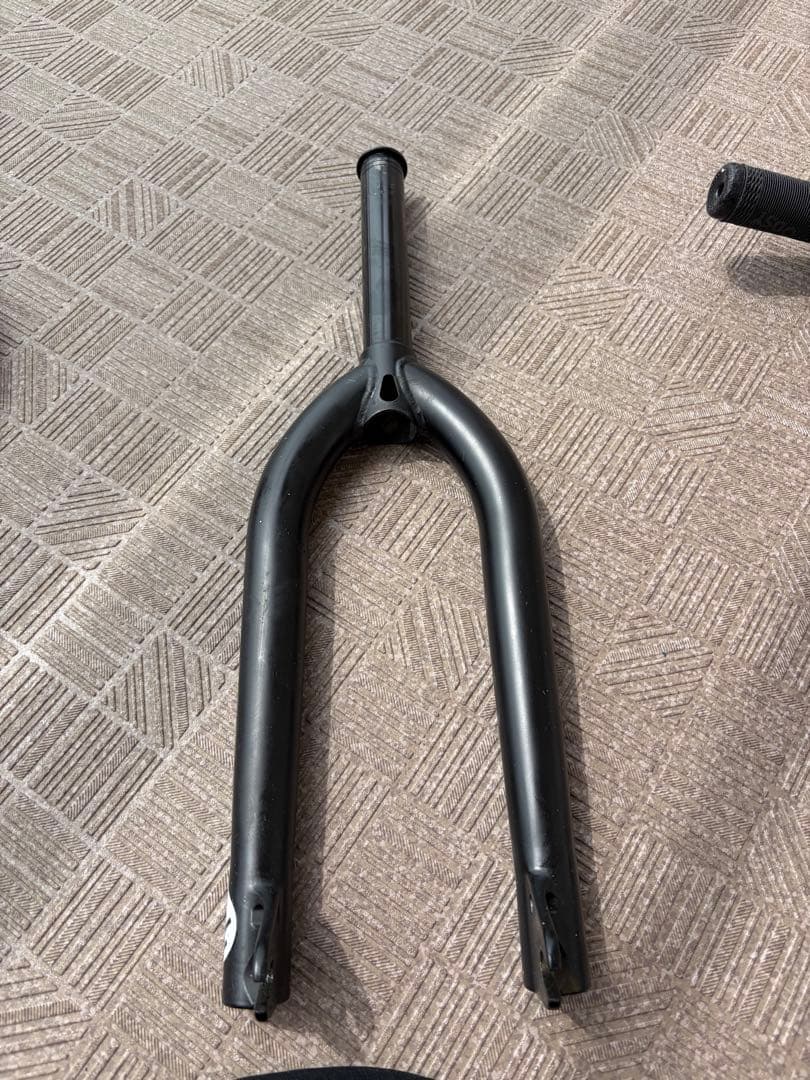 flybikes フロントフォーク ブラック