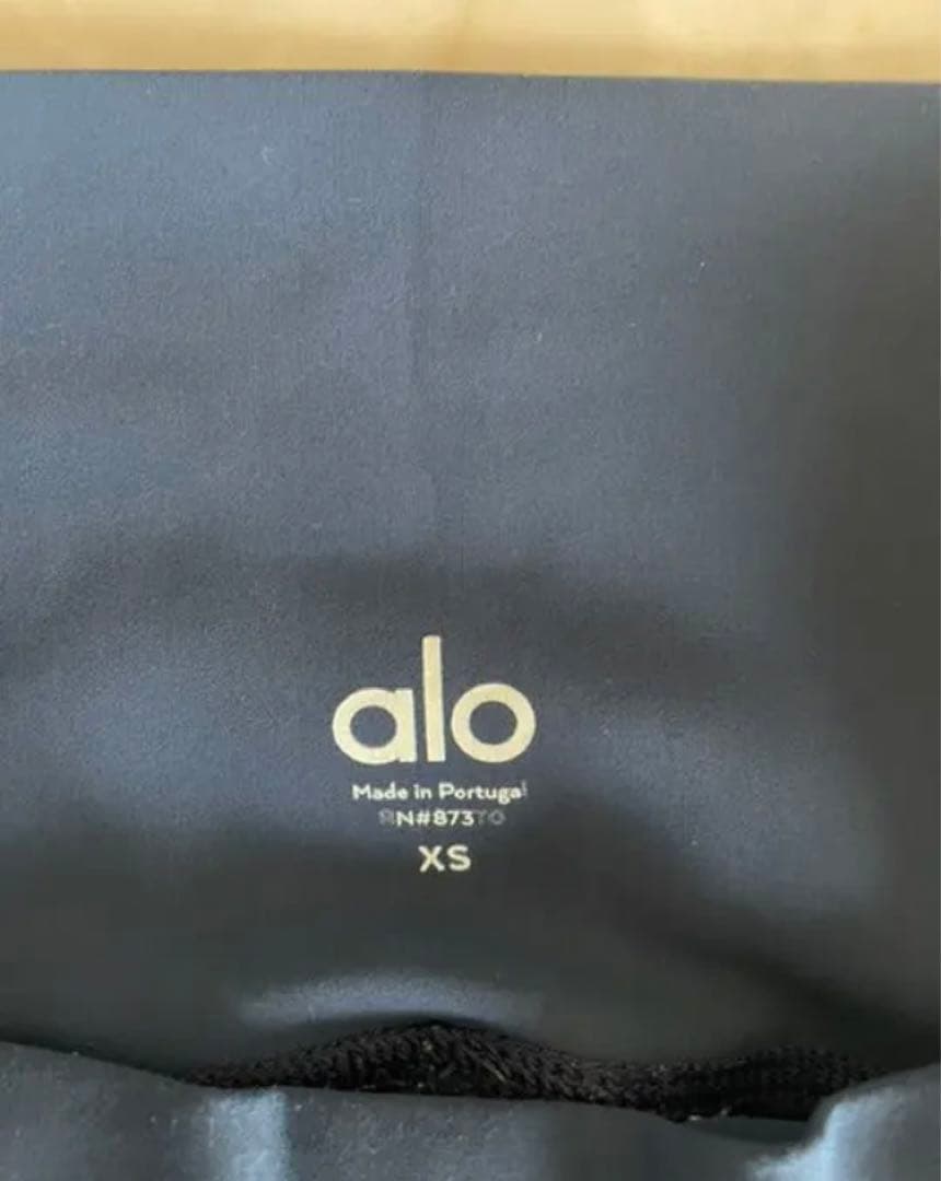 アローヨガ　alo yoga レギンス　ネイビー　XS