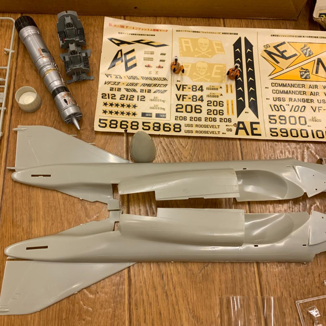 プラモデル　戦闘機　2台まとめセット！ファントム　/　メッサーシュミット