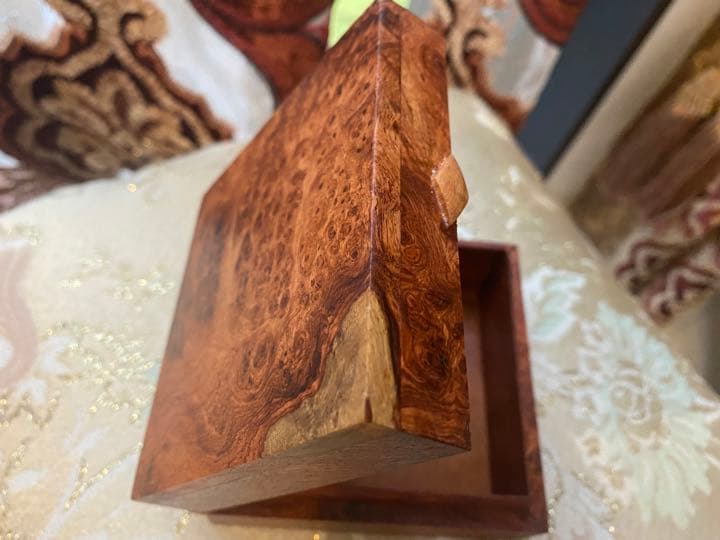 【新品】花梨赤白瘤杢 無垢材 ジュエリーボックス⭐️小物入れ⭐️宝石箱