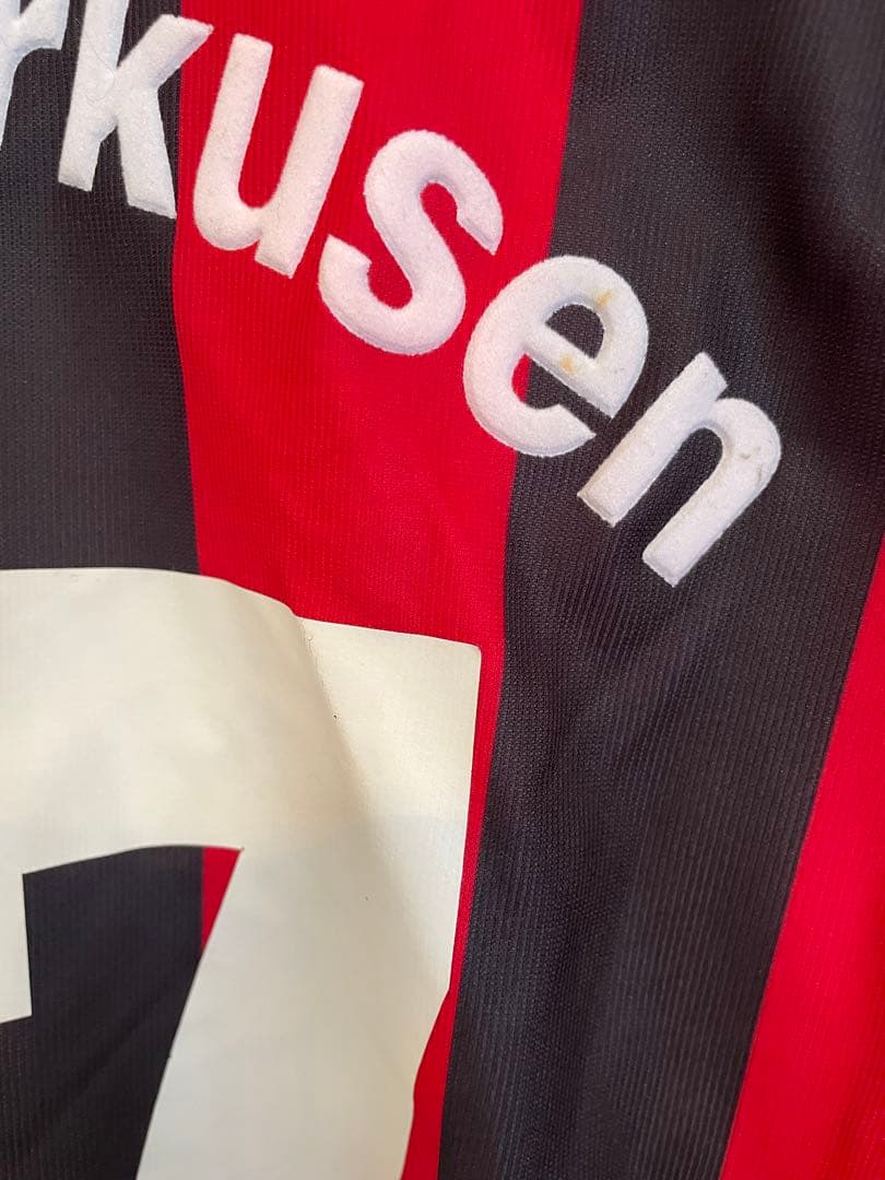 Bayer Leverkusen NEUVILLE 27 サイン入りシャツ