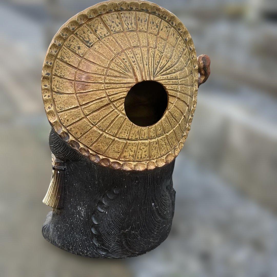 たぬきの陶器置物