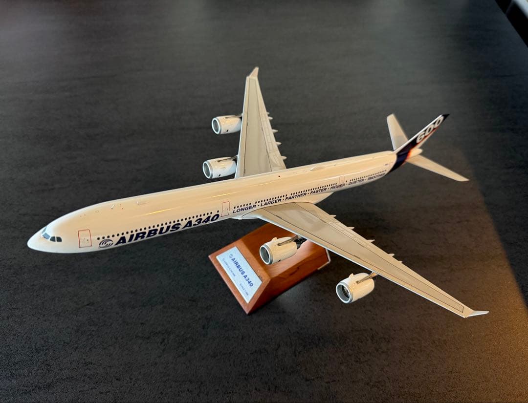 Airbus A340-600 ダイキャストモデル 1/200
