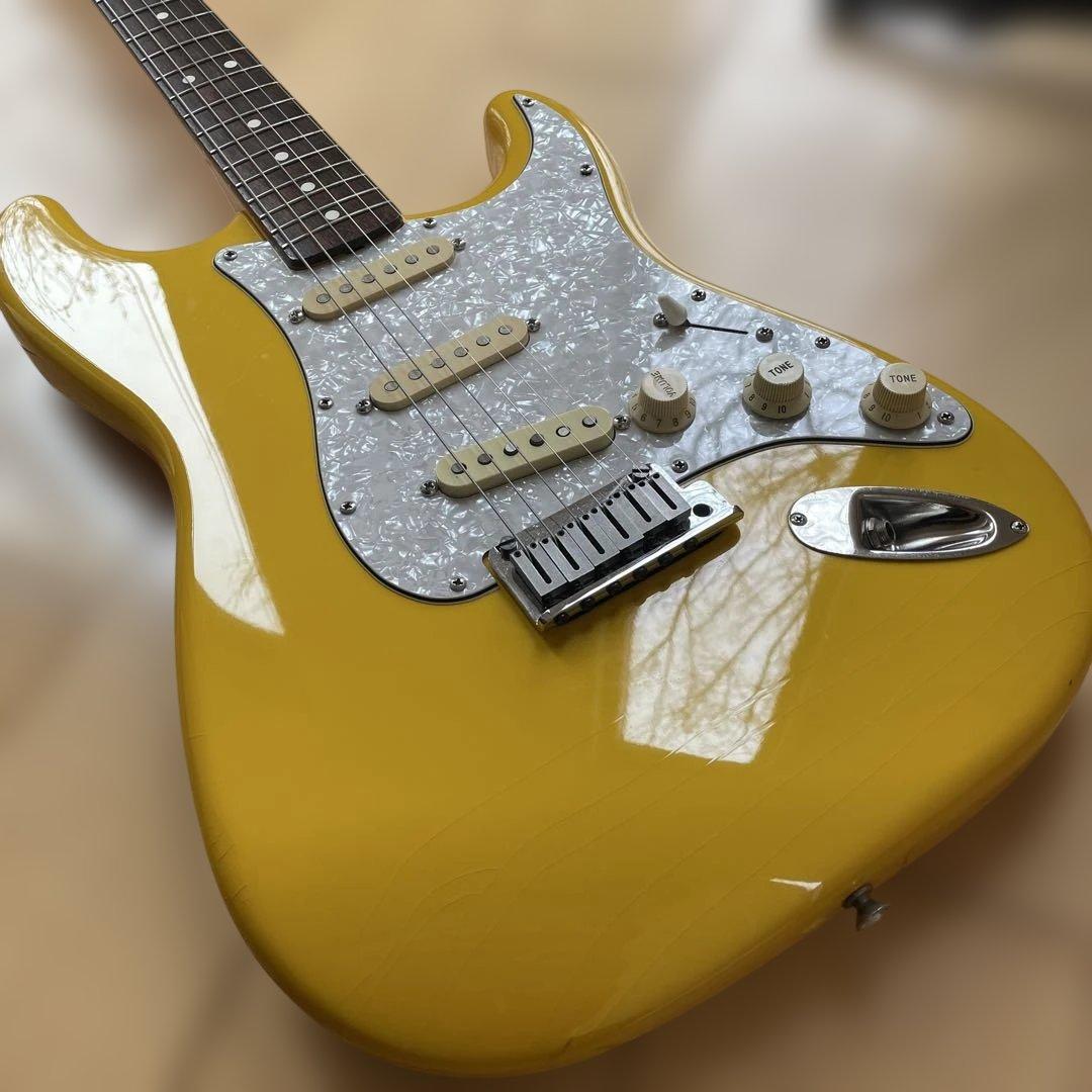 Fender Stratocaster Fシリアル