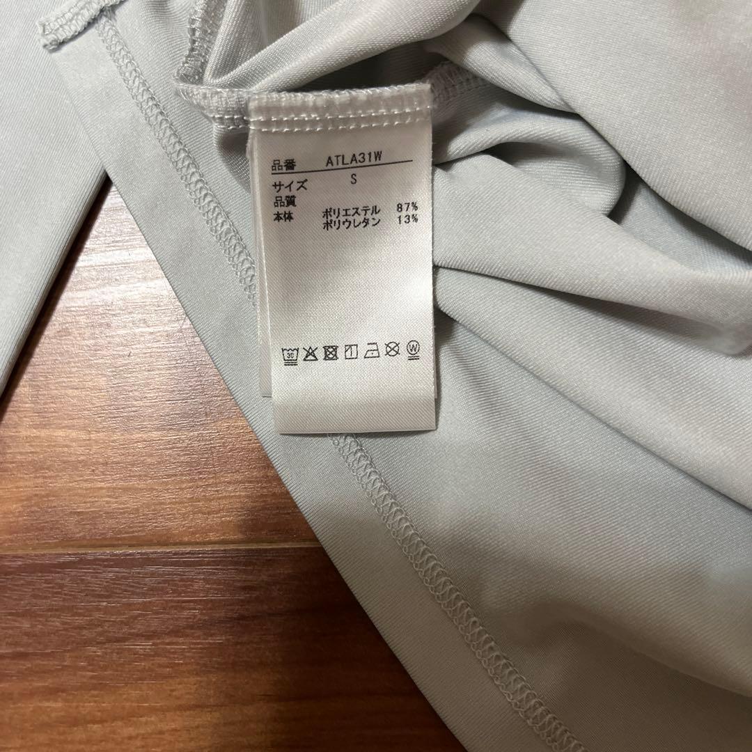 アドミラル ラメプリントスクリプトロゴL/S TEE ATLA31W グレーs