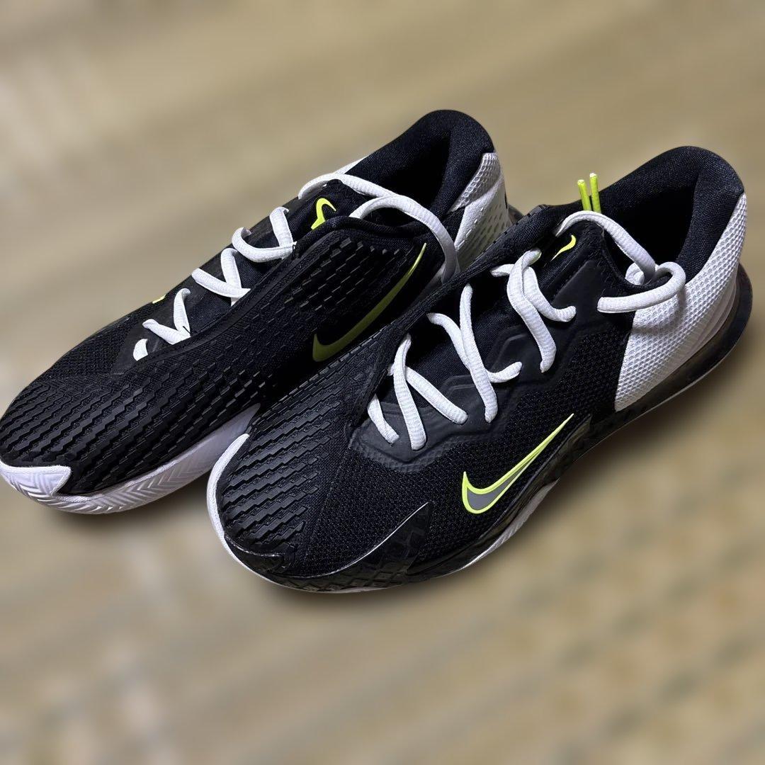 最終値下げ【ナダル】Nike テニスシューズ ブラック/イエロー　25cm