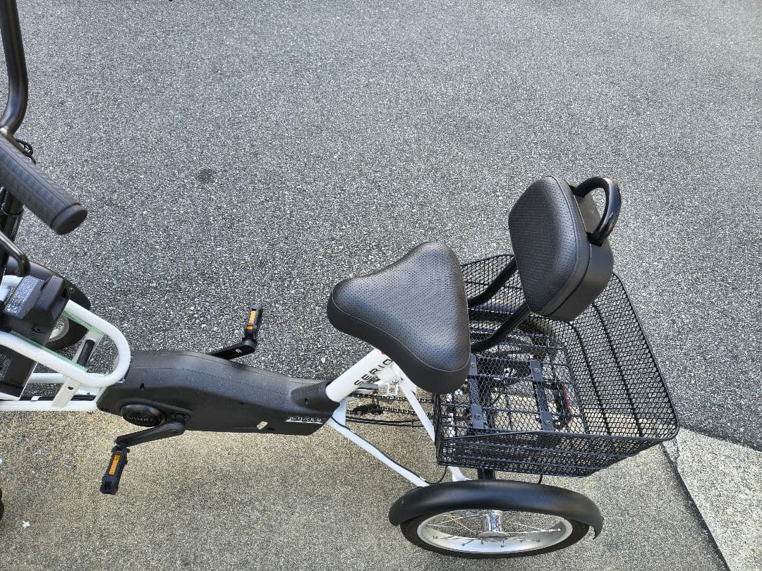 遊歩リベルタSC-01 4輪電動アシスト自転車