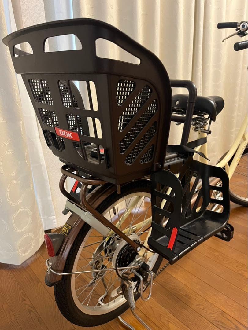 アイボリー✖️ブラウン　シティサイクル 6段変速子ども乗せシート付き　20インチ