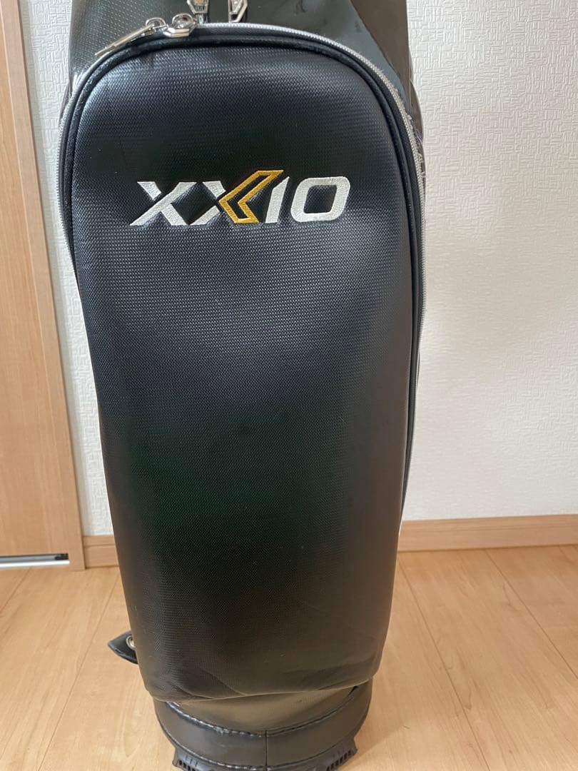 ゼクシオ　キャディーバック　黒基調　ゴルフバック